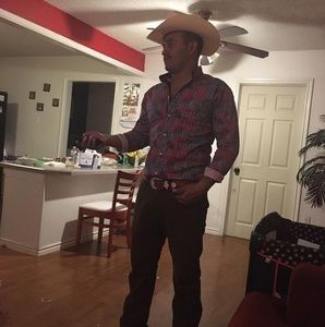 Meet your Posher, Carlos fabian